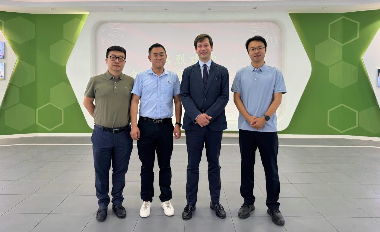 AMEROPA（亚美洛巴）一行到访公司考察洽谈化肥出口合作